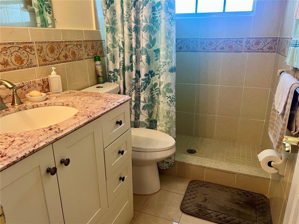 For Sale: $125,000 (2 beds, 2 baths, 1104 Square Feet)