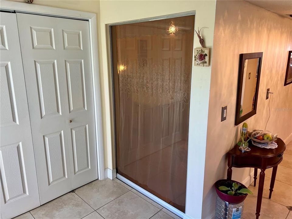 For Sale: $125,000 (2 beds, 2 baths, 1104 Square Feet)