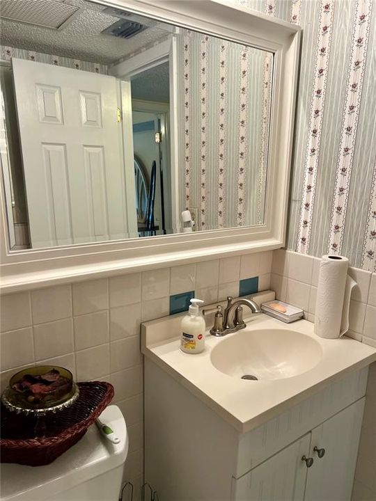 For Sale: $125,000 (2 beds, 2 baths, 1104 Square Feet)