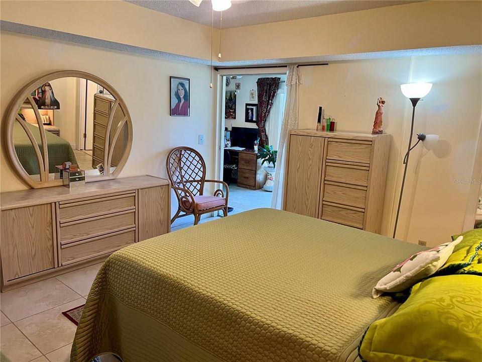 For Sale: $125,000 (2 beds, 2 baths, 1104 Square Feet)