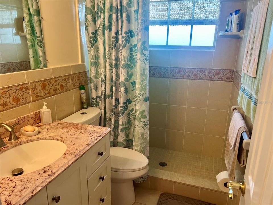 For Sale: $125,000 (2 beds, 2 baths, 1104 Square Feet)