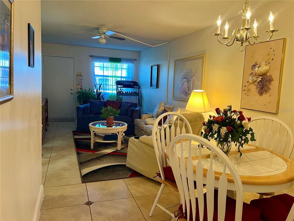 For Sale: $125,000 (2 beds, 2 baths, 1104 Square Feet)