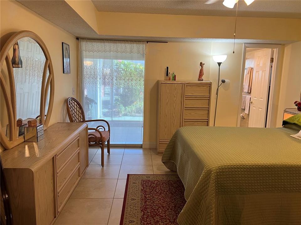 For Sale: $125,000 (2 beds, 2 baths, 1104 Square Feet)