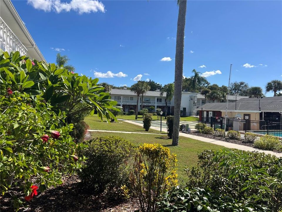 For Sale: $125,000 (2 beds, 2 baths, 1104 Square Feet)