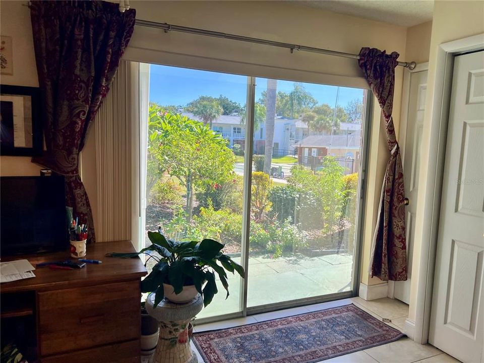 For Sale: $125,000 (2 beds, 2 baths, 1104 Square Feet)