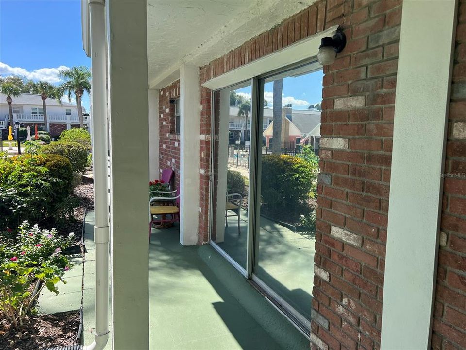 For Sale: $125,000 (2 beds, 2 baths, 1104 Square Feet)