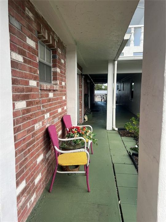 For Sale: $125,000 (2 beds, 2 baths, 1104 Square Feet)