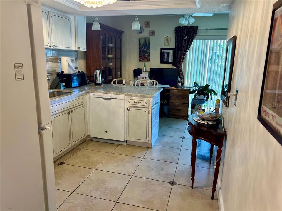 For Sale: $125,000 (2 beds, 2 baths, 1104 Square Feet)