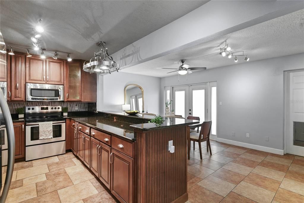 En Venta: $225,000 (2 camas, 1 baños, 1353 Pies cuadrados)