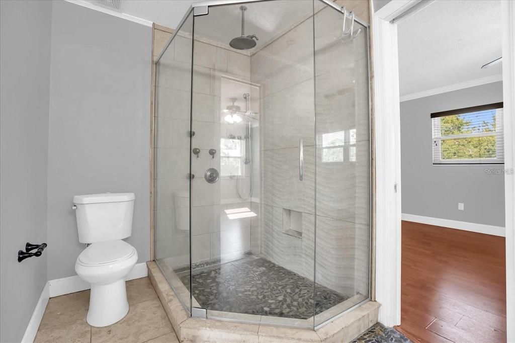 En Venta: $225,000 (2 camas, 1 baños, 1353 Pies cuadrados)