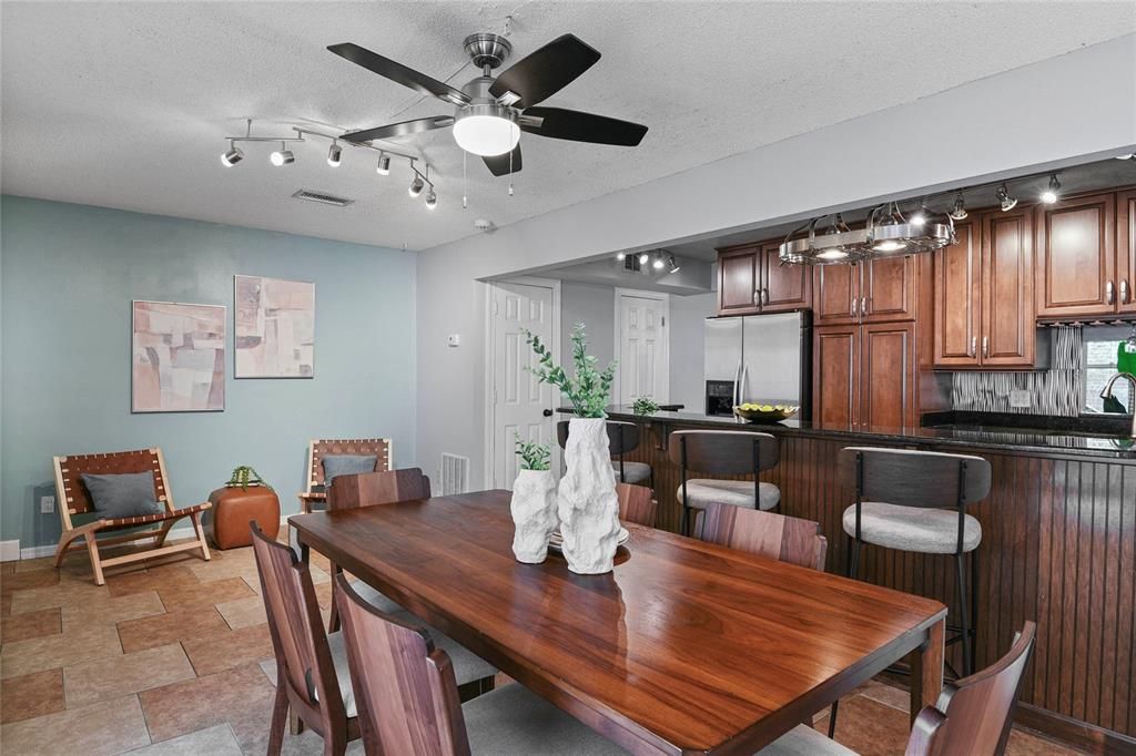 En Venta: $225,000 (2 camas, 1 baños, 1353 Pies cuadrados)