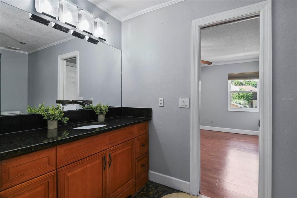 En Venta: $225,000 (2 camas, 1 baños, 1353 Pies cuadrados)