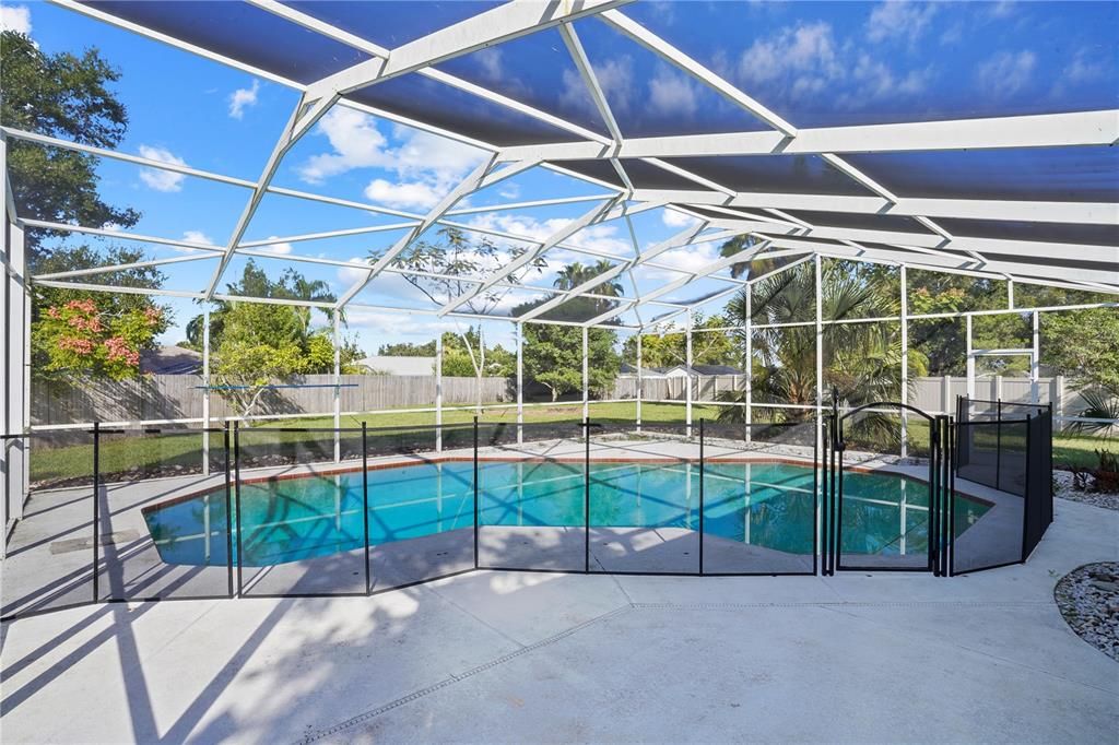 合同活跃: $349,900 (3 贝兹, 2 浴室, 1393 平方英尺)