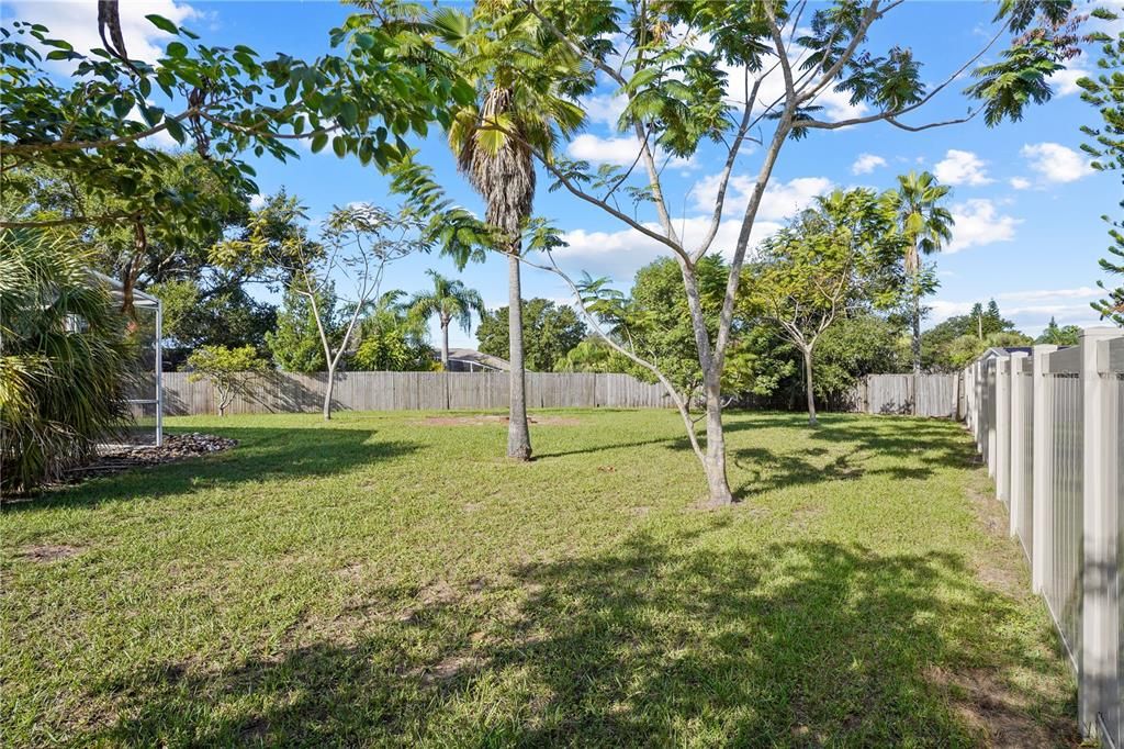 合同活跃: $349,900 (3 贝兹, 2 浴室, 1393 平方英尺)