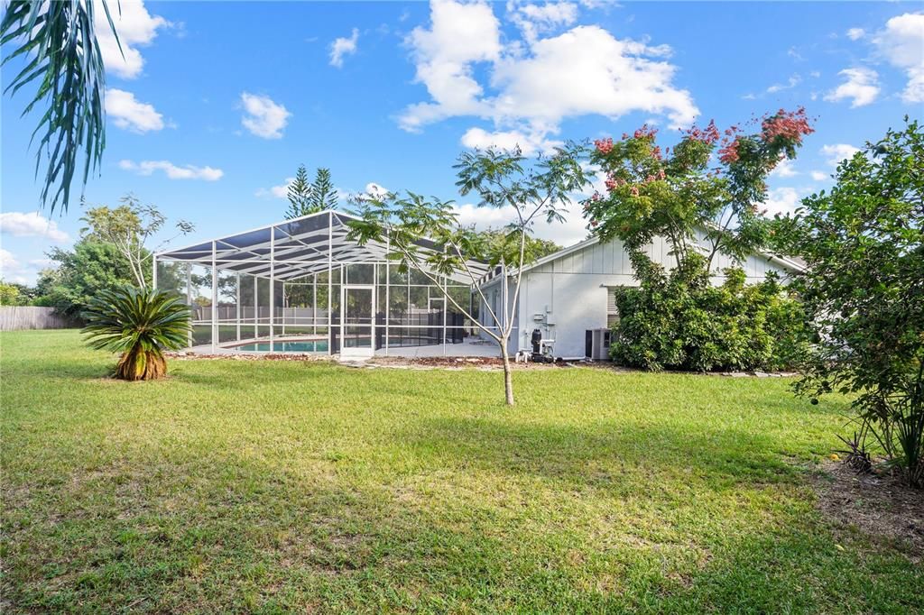 合同活跃: $349,900 (3 贝兹, 2 浴室, 1393 平方英尺)