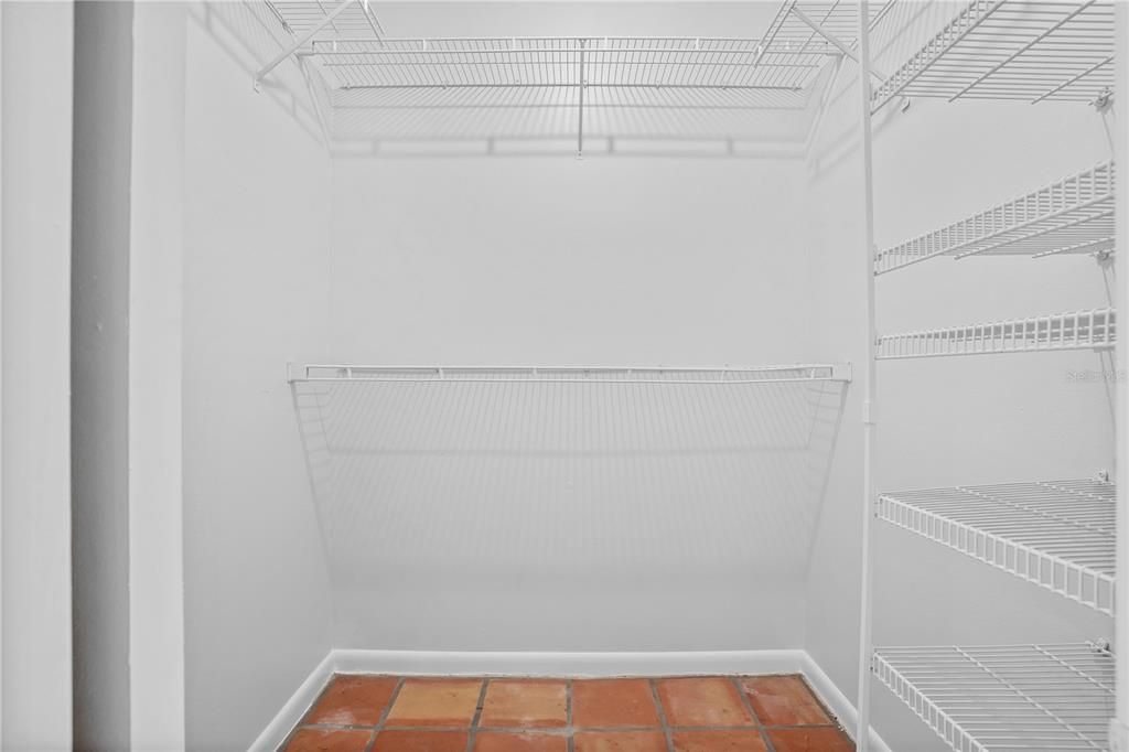 合同活跃: $349,900 (3 贝兹, 2 浴室, 1393 平方英尺)