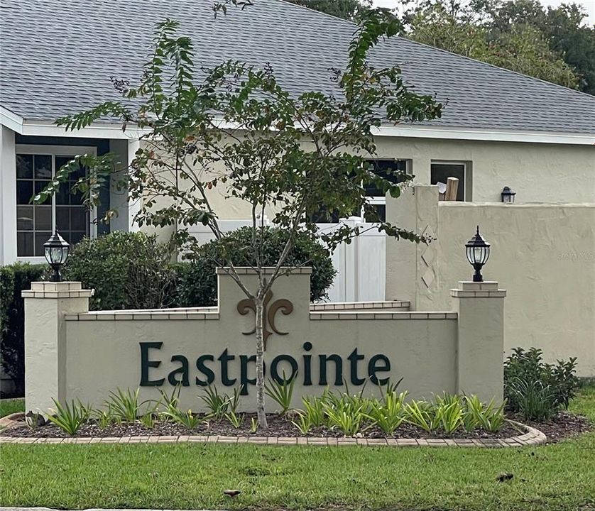 Под контрактом: $279,900 (2 спален, 2 ванн, 1574 Квадратных фут)