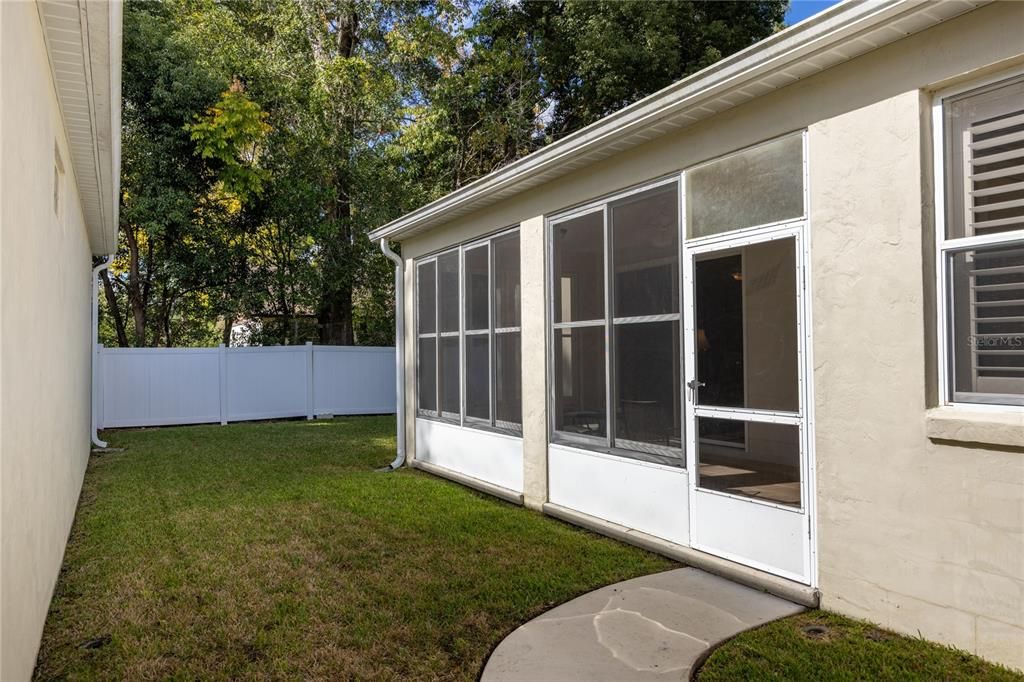 Под контрактом: $279,900 (2 спален, 2 ванн, 1574 Квадратных фут)