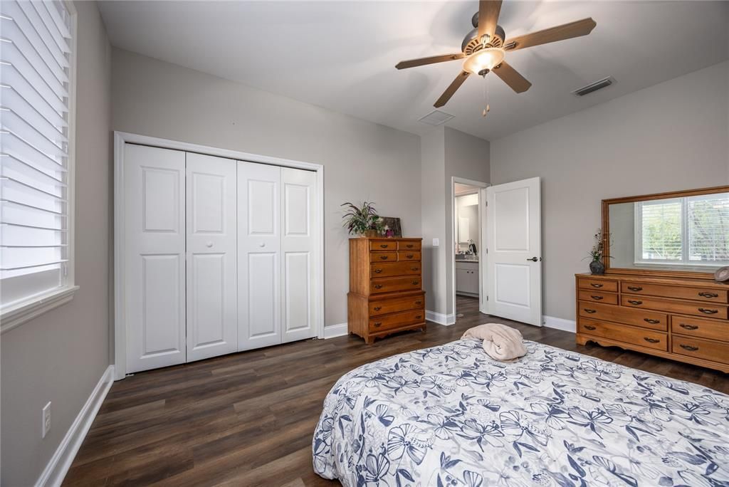 Под контрактом: $279,900 (2 спален, 2 ванн, 1574 Квадратных фут)