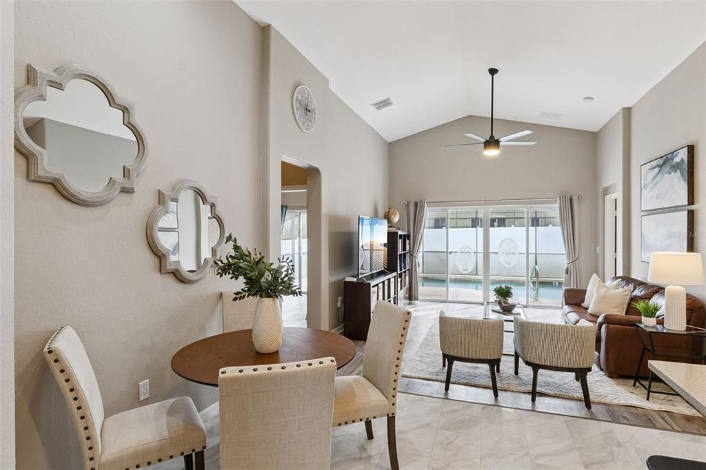 Под контрактом: $365,000 (4 спален, 2 ванн, 1440 Квадратных фут)