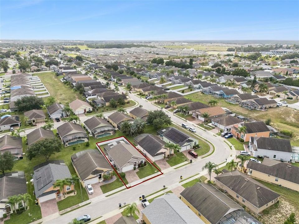 Под контрактом: $365,000 (4 спален, 2 ванн, 1440 Квадратных фут)