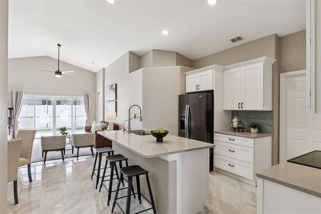 Под контрактом: $365,000 (4 спален, 2 ванн, 1440 Квадратных фут)