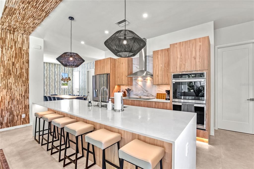 For Sale: $2,290,000 (5 beds, 5 baths, 3334 Square Feet)