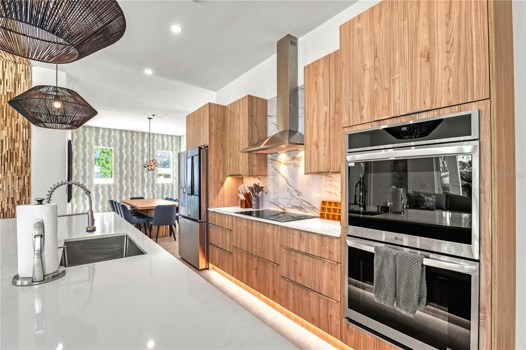 For Sale: $2,290,000 (5 beds, 5 baths, 3334 Square Feet)