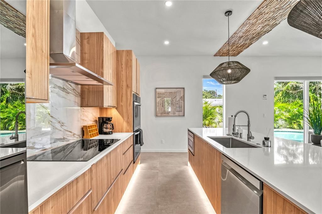 For Sale: $2,290,000 (5 beds, 5 baths, 3334 Square Feet)