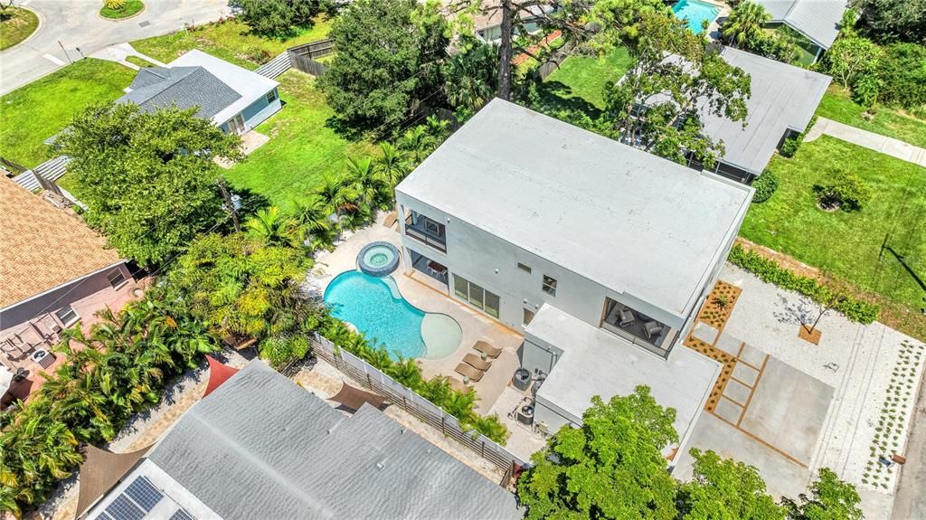 For Sale: $2,290,000 (5 beds, 5 baths, 3334 Square Feet)