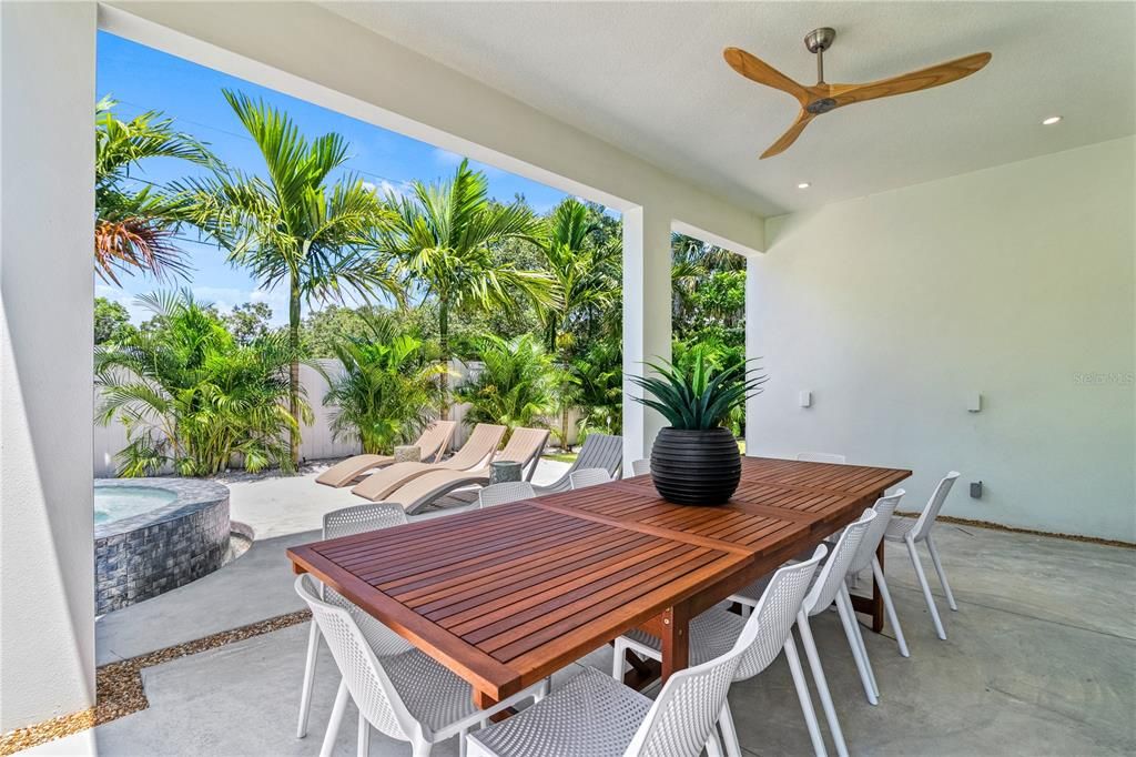 For Sale: $2,290,000 (5 beds, 5 baths, 3334 Square Feet)