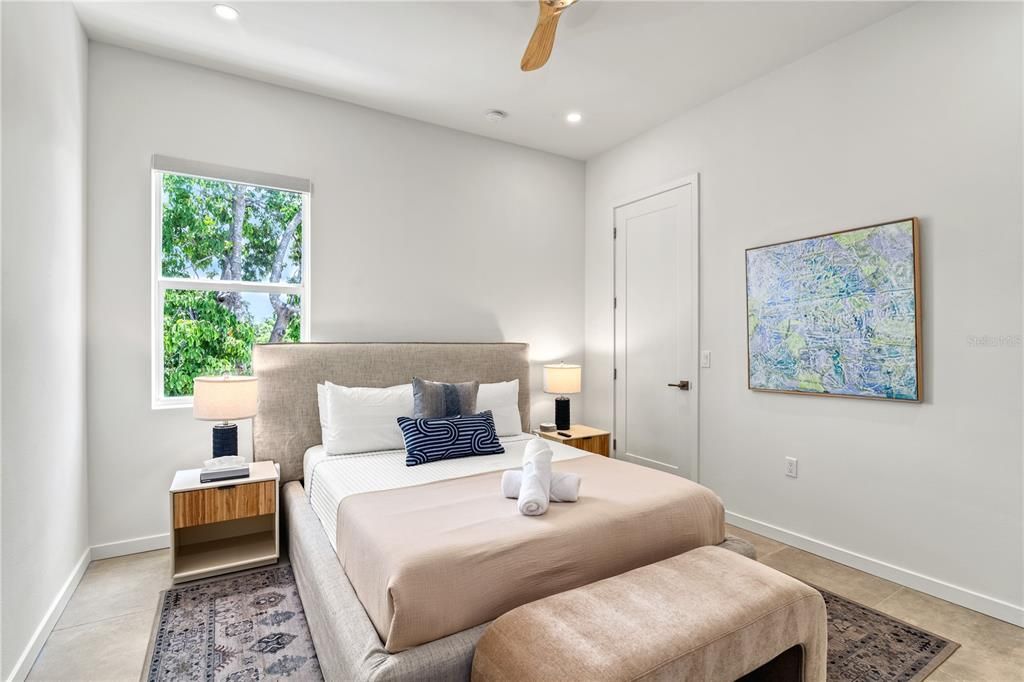 For Sale: $2,290,000 (5 beds, 5 baths, 3334 Square Feet)