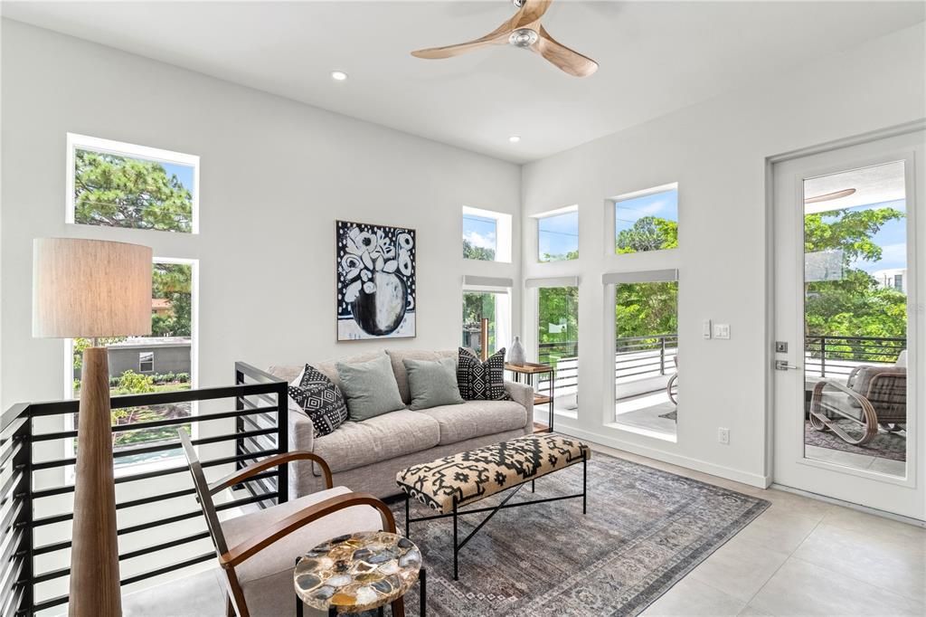 For Sale: $2,290,000 (5 beds, 5 baths, 3334 Square Feet)