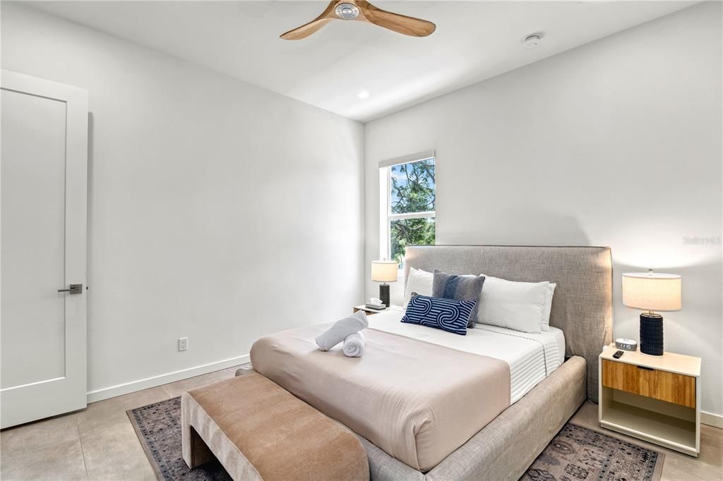 For Sale: $2,290,000 (5 beds, 5 baths, 3334 Square Feet)