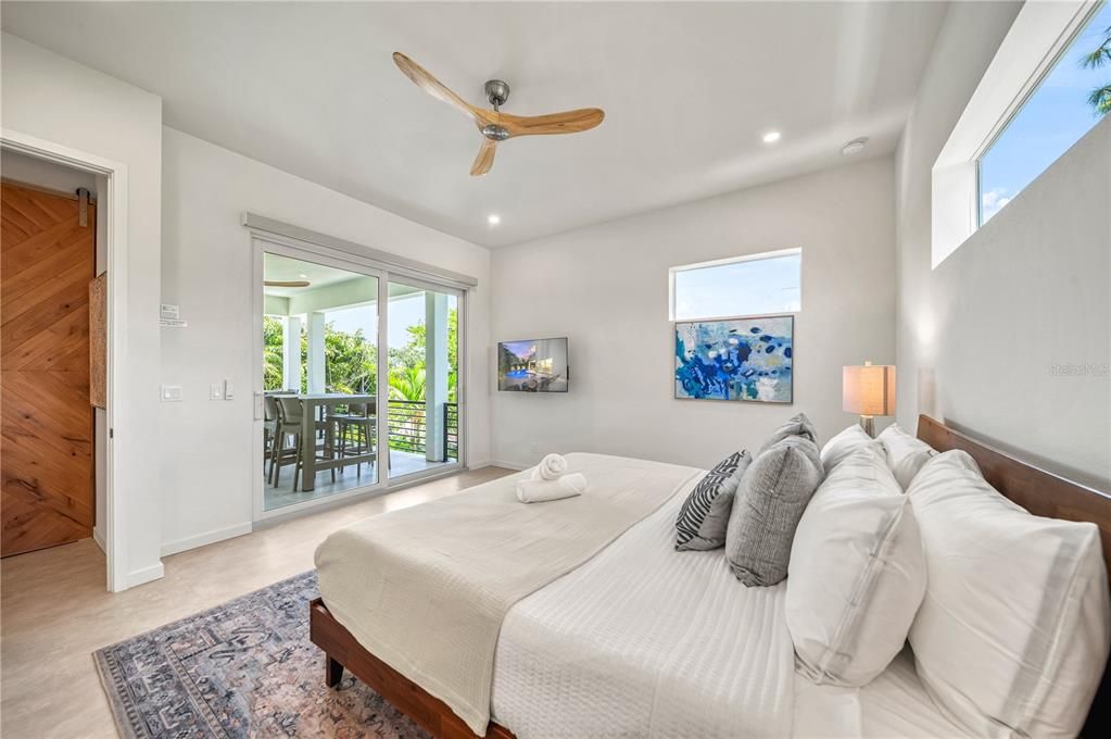 For Sale: $2,290,000 (5 beds, 5 baths, 3334 Square Feet)