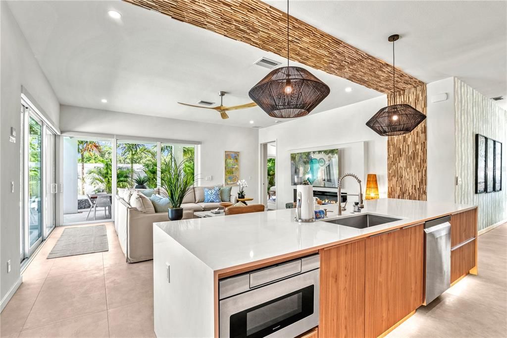 For Sale: $2,290,000 (5 beds, 5 baths, 3334 Square Feet)