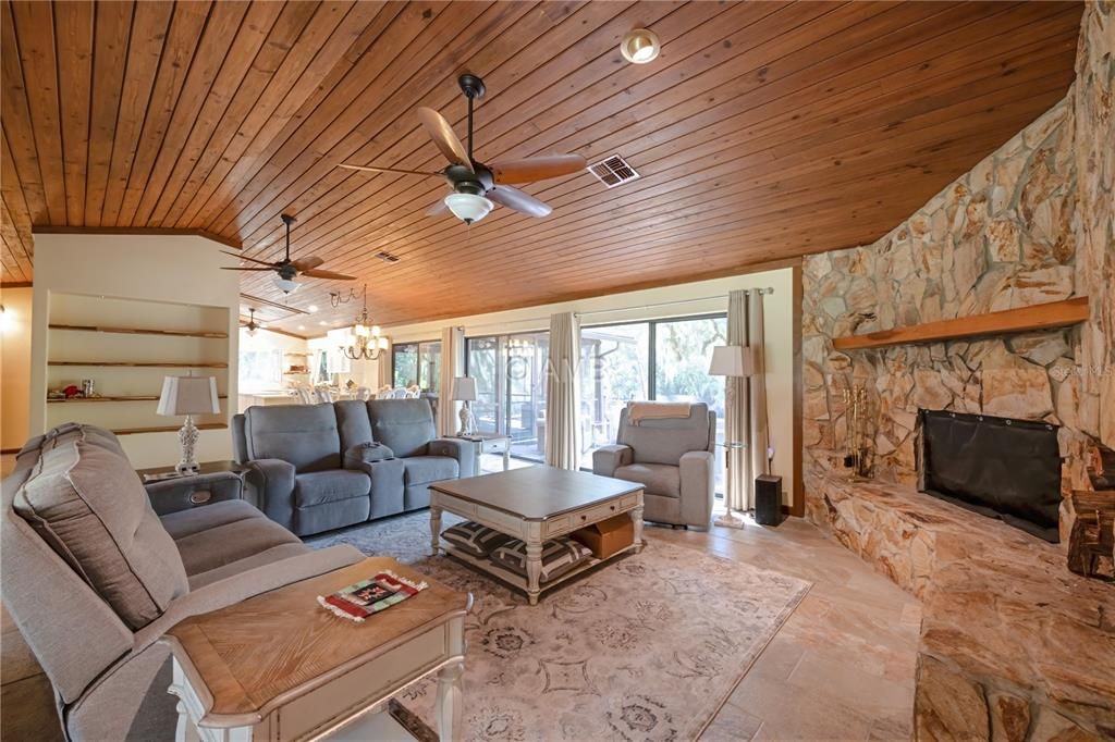 For Sale: $795,000 (3 beds, 2 baths, 2412 Square Feet)