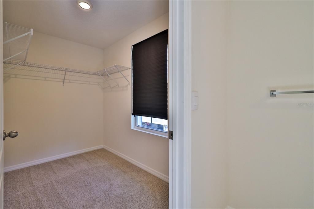 Active With Contract: $324,000 (3 beds, 2 baths, 1672 Square Feet)