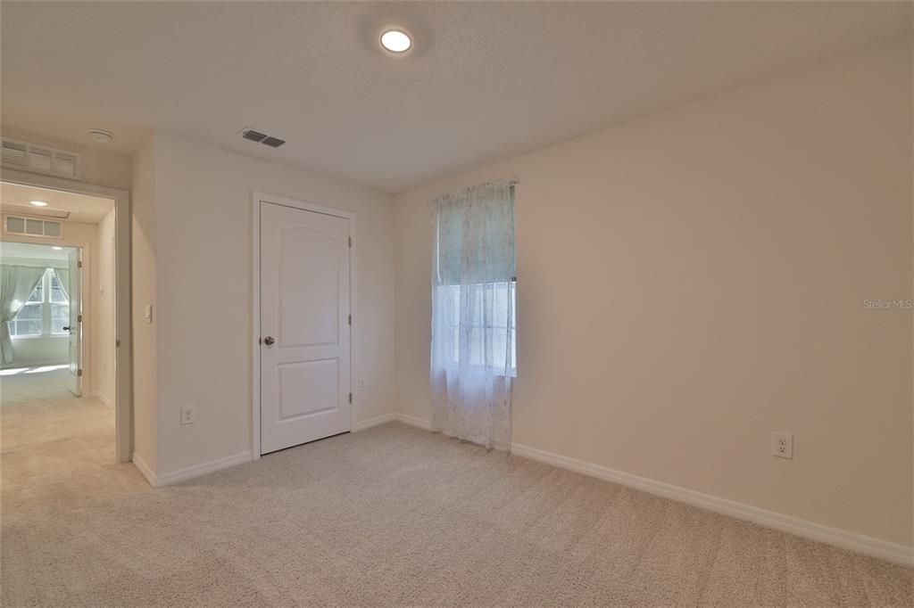 Active With Contract: $324,000 (3 beds, 2 baths, 1672 Square Feet)