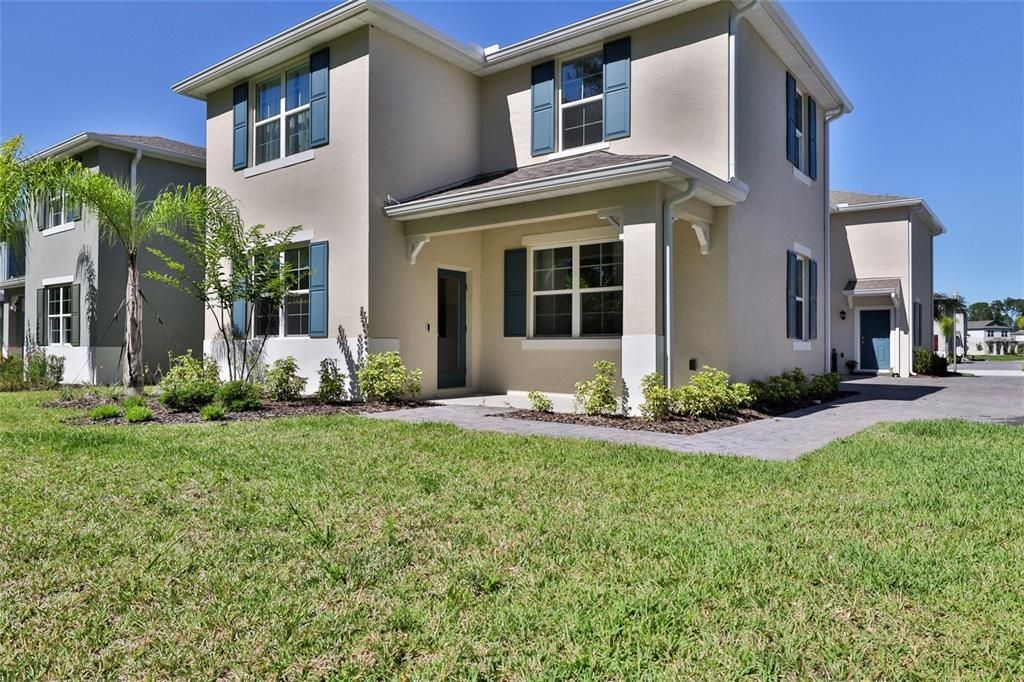 Active With Contract: $324,000 (3 beds, 2 baths, 1672 Square Feet)