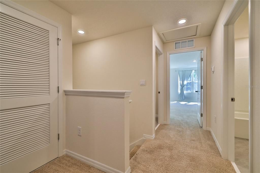 Active With Contract: $324,000 (3 beds, 2 baths, 1672 Square Feet)