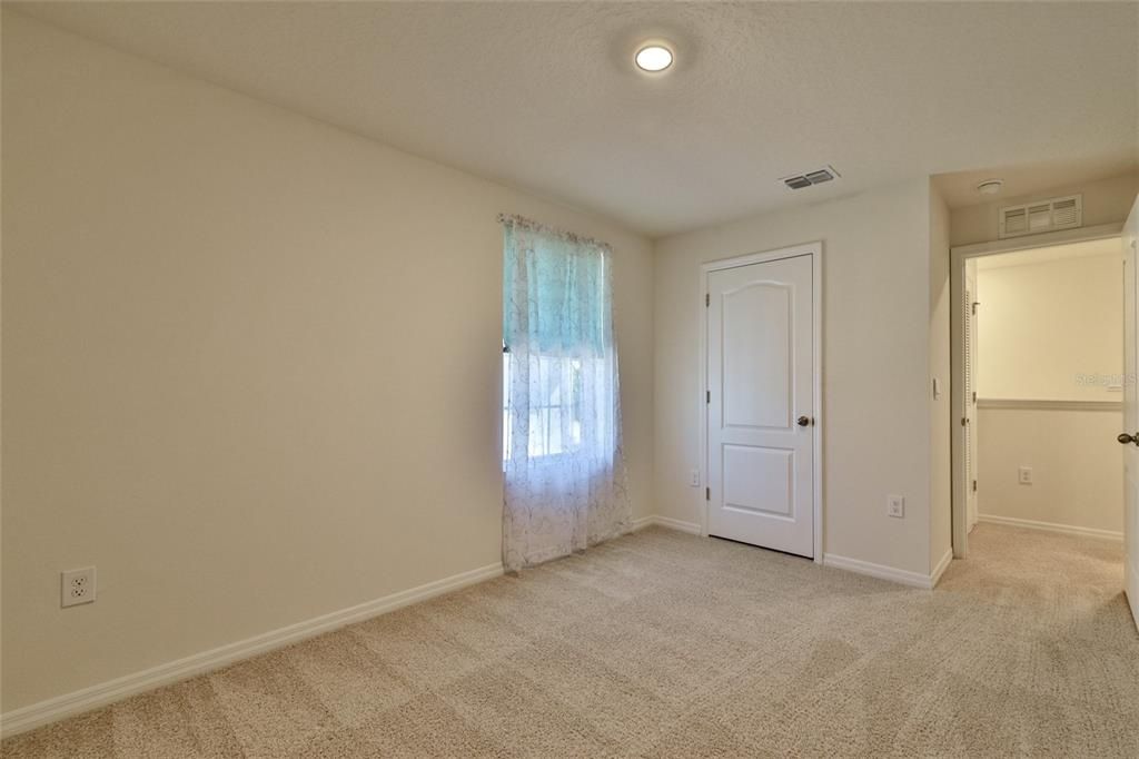 Active With Contract: $324,000 (3 beds, 2 baths, 1672 Square Feet)