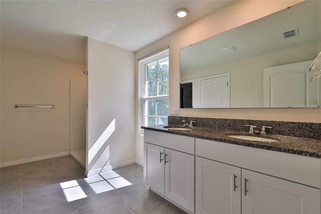 Active With Contract: $324,000 (3 beds, 2 baths, 1672 Square Feet)