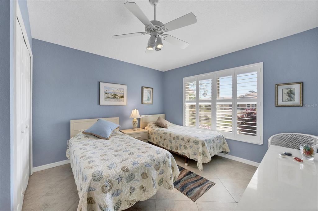 Activo con contrato: $348,000 (3 camas, 2 baños, 2000 Pies cuadrados)