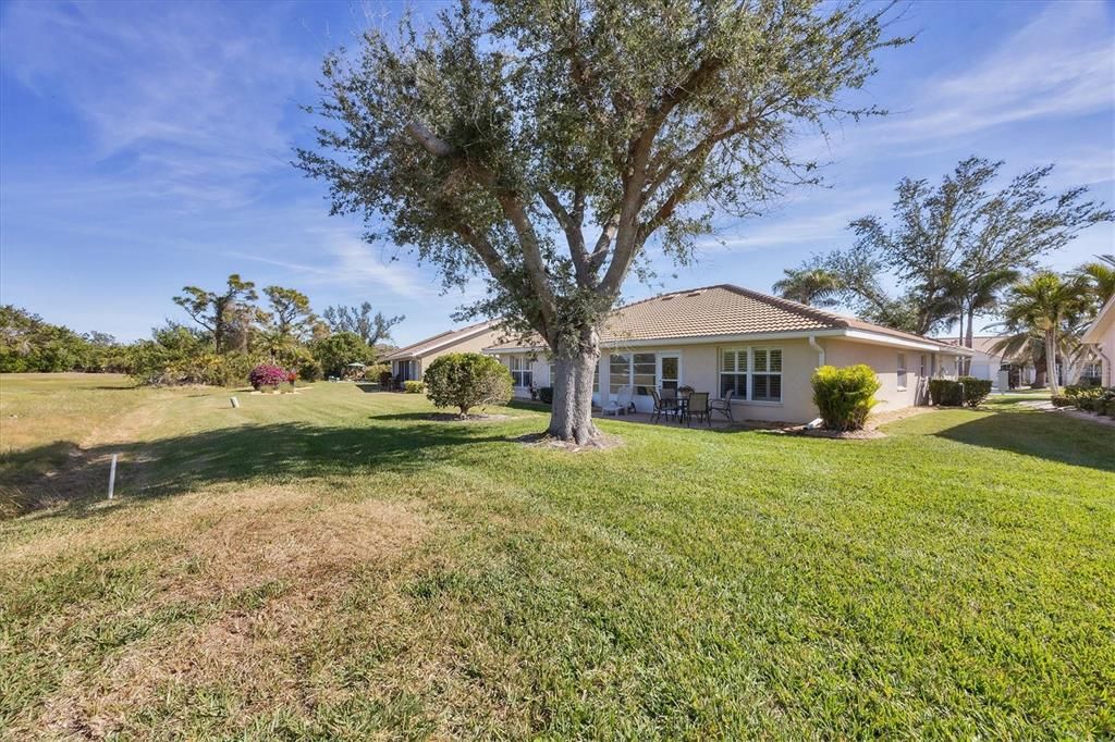 Activo con contrato: $348,000 (3 camas, 2 baños, 2000 Pies cuadrados)