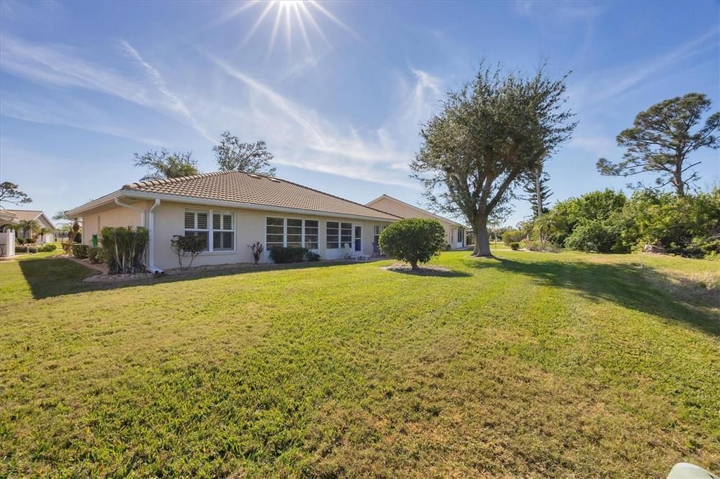 Activo con contrato: $348,000 (3 camas, 2 baños, 2000 Pies cuadrados)