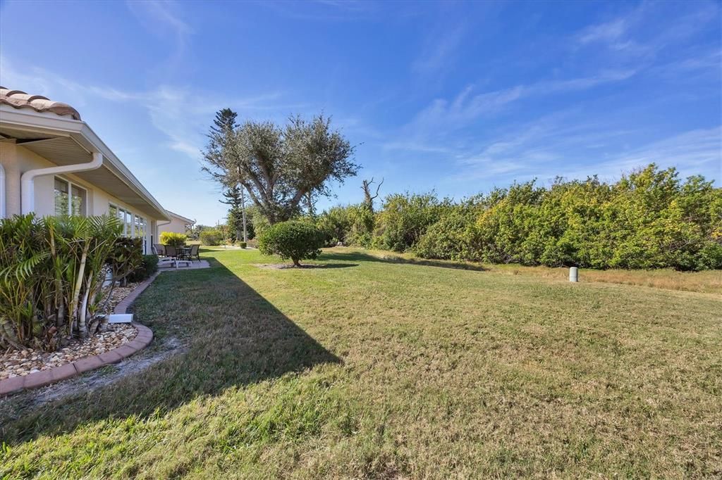 Activo con contrato: $348,000 (3 camas, 2 baños, 2000 Pies cuadrados)