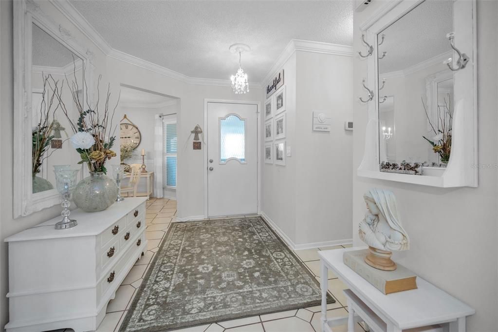 合同活跃: $449,000 (2 贝兹, 2 浴室, 1545 平方英尺)