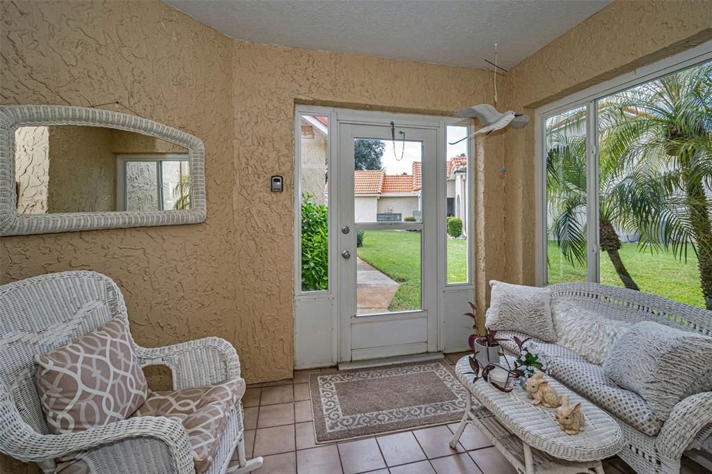 合同活跃: $449,000 (2 贝兹, 2 浴室, 1545 平方英尺)