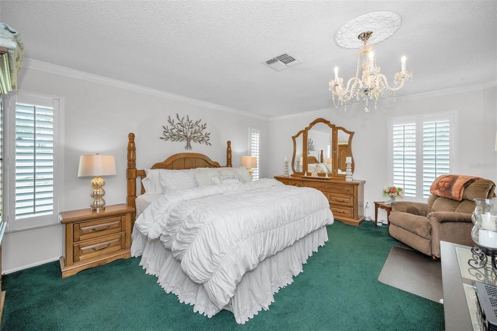 合同活跃: $449,000 (2 贝兹, 2 浴室, 1545 平方英尺)